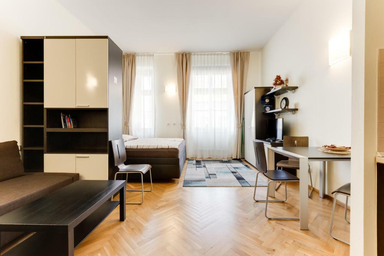 Halkova Studio * Prag