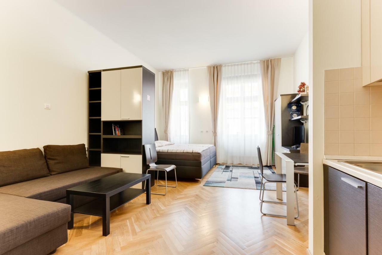 Apartment Halkova Studio