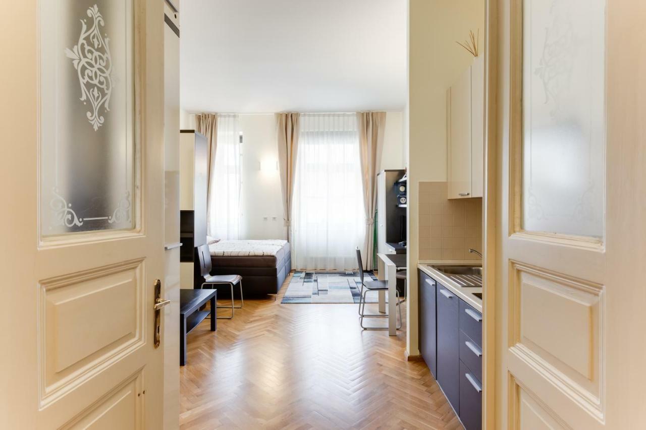 Apartment Halkova Studio Prag