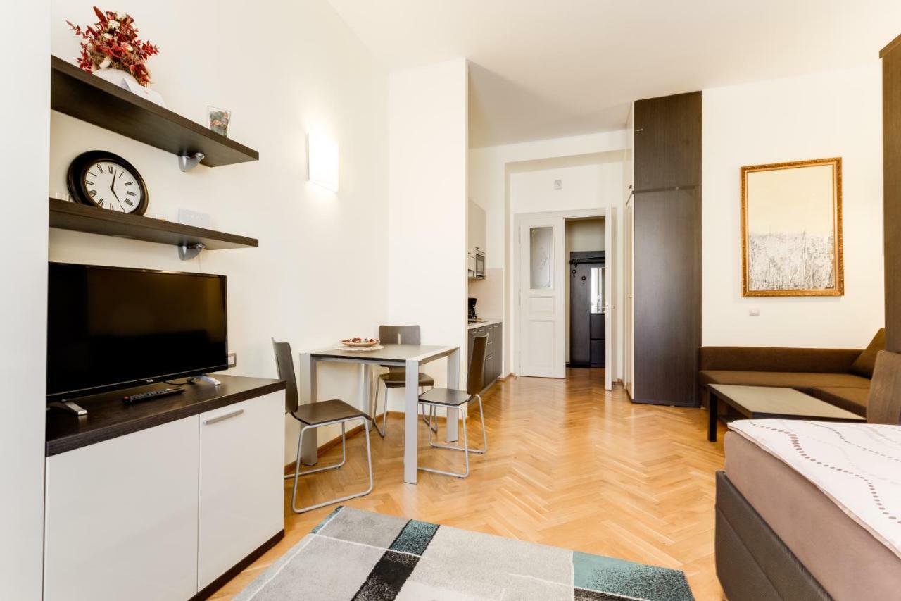 Apartment Halkova Studio Prag