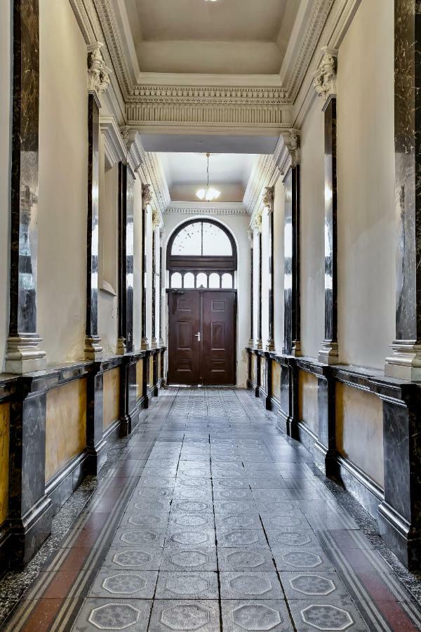 Open Gate