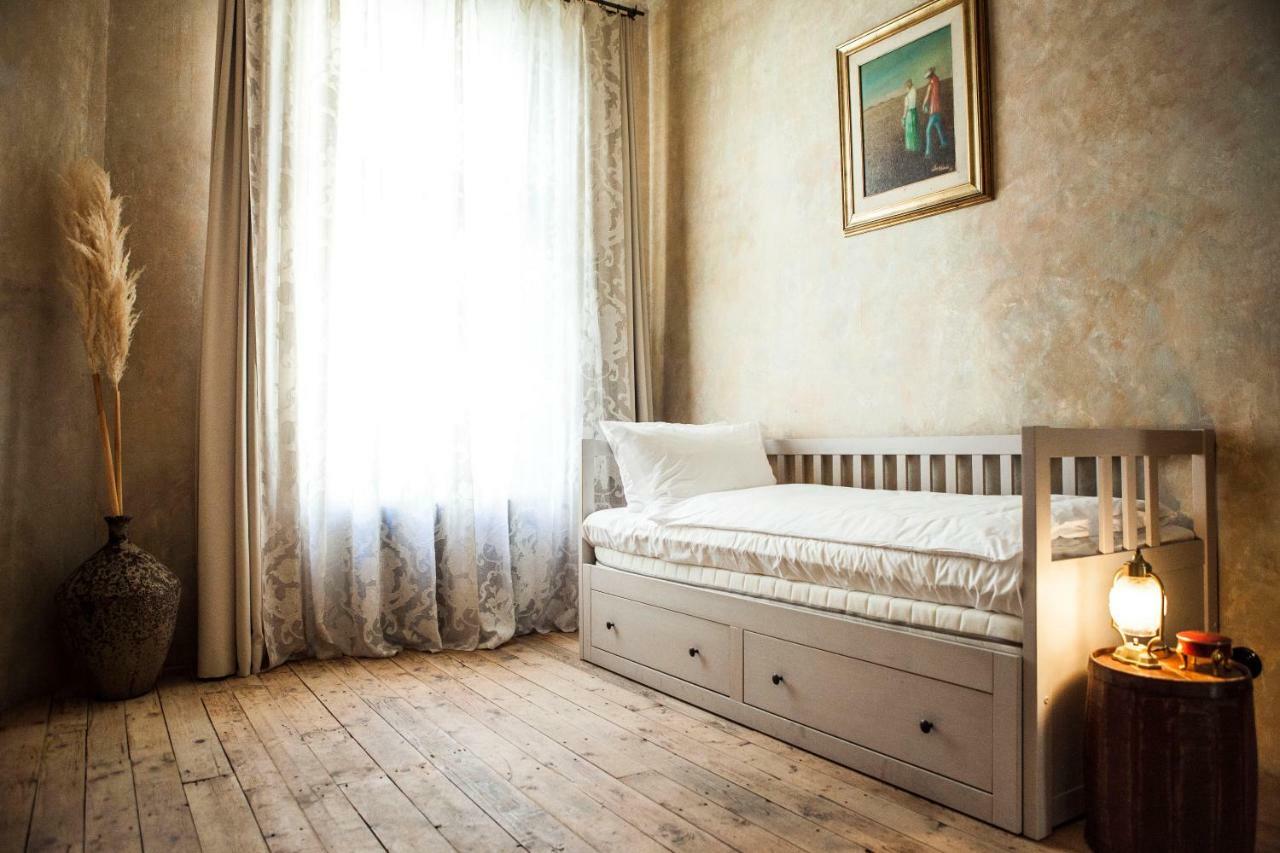 The Emerald Apartment Prag