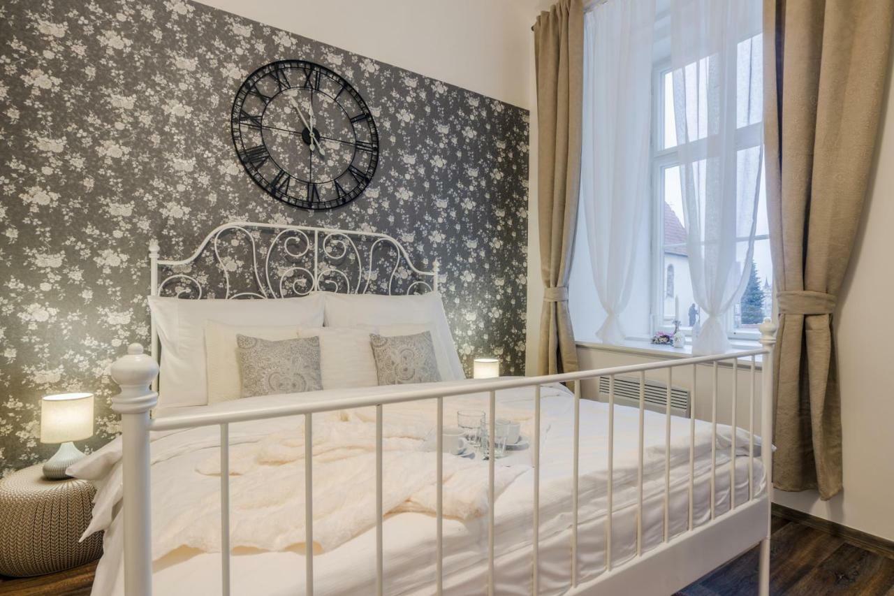 Apartment Near Charles Bridge By Michal&friends