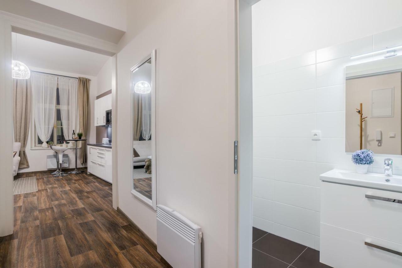 Apartment Near Charles Bridge By Michal&friends *