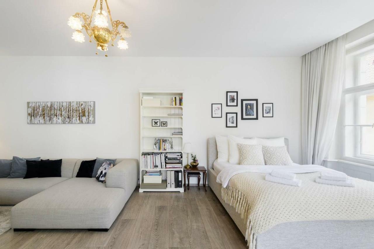 Lejlighed Stylish, Light-filled In The Historic Center Prag