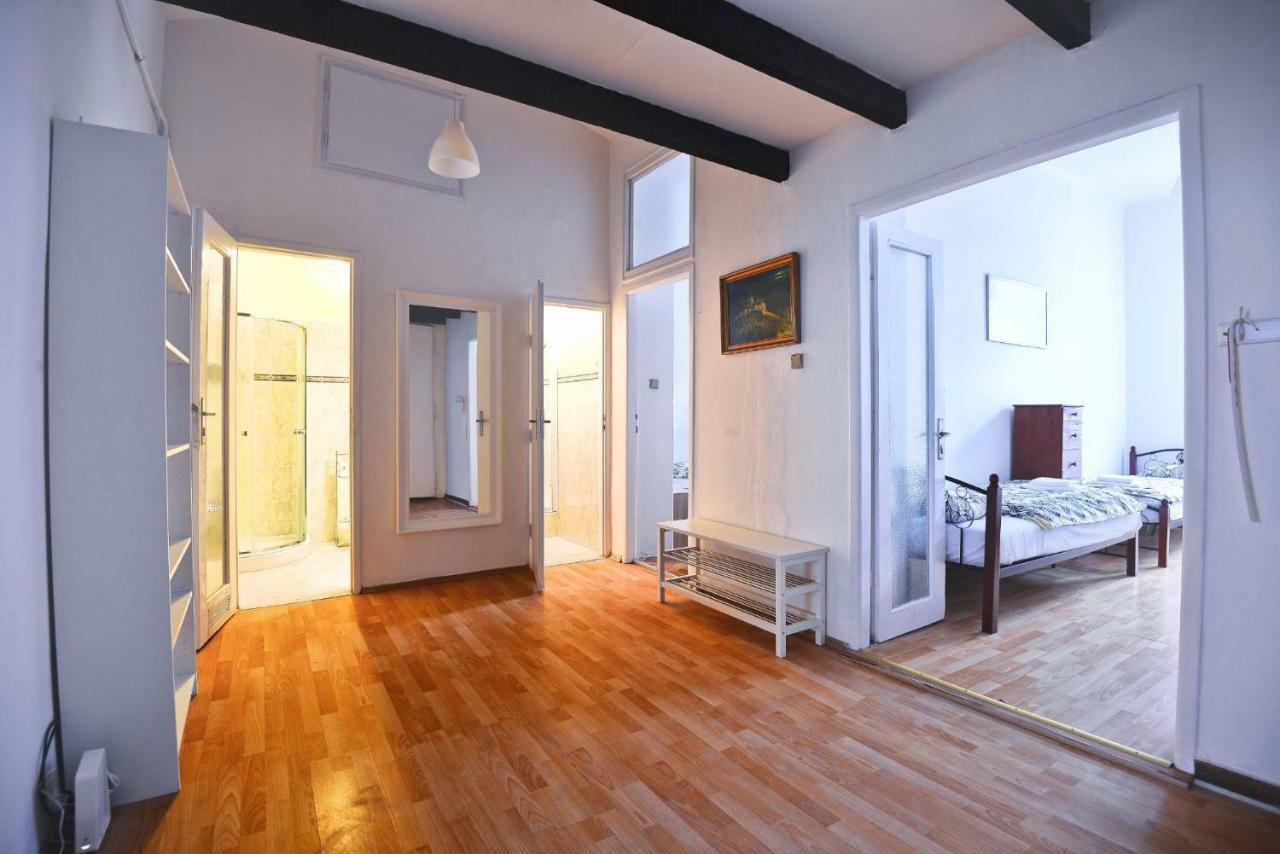 Spacious Cozy In Centre Apartmán