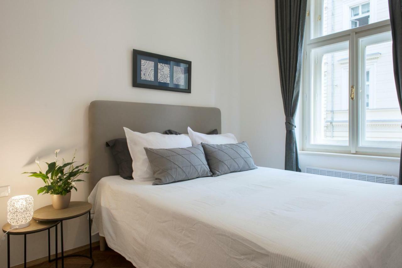 Kent Ridge Loft Apartment Prague
