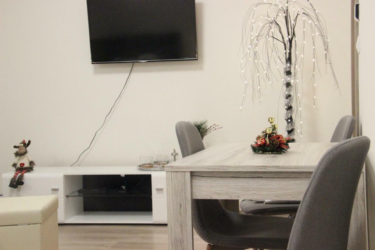 H+ Apartman Letiste Prag