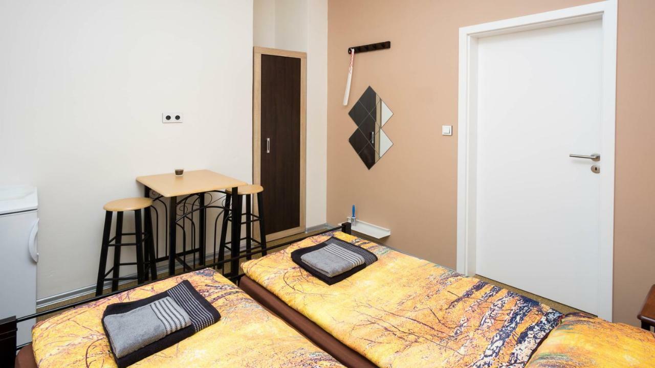 Four Year Seasons - Walkable To Centre, Metro And Riverside Apartment Prague
