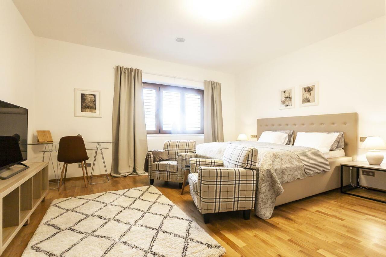 Expat House Apartment Prag