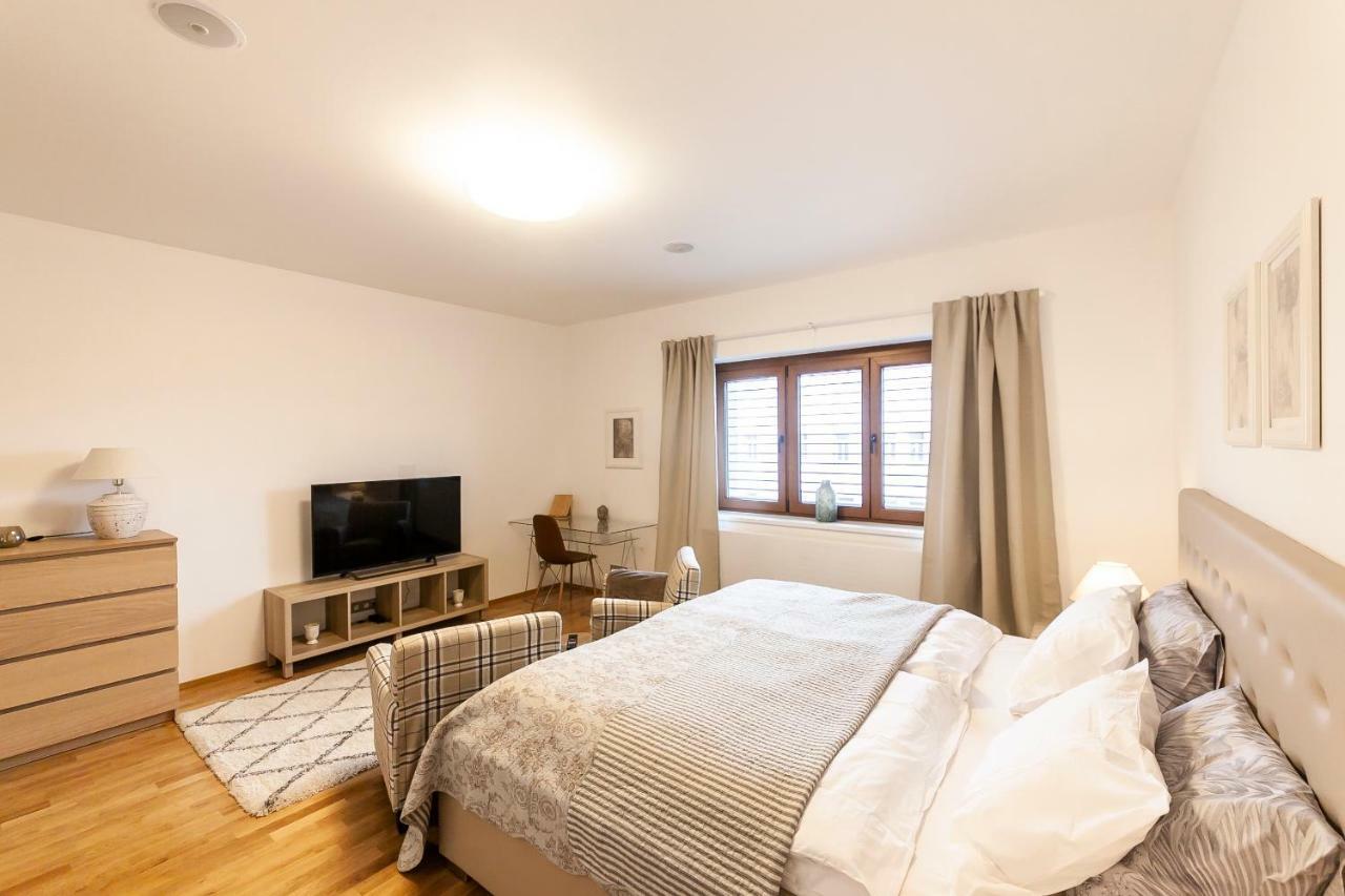 Expat House Apartment Prag