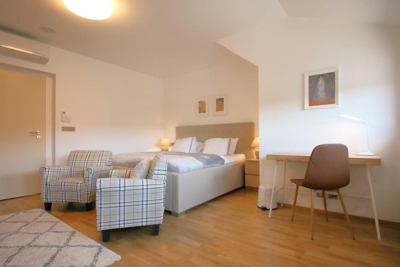 Expat House Apartment *