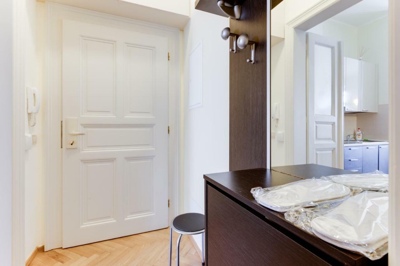 Halkova Studio Apartment *