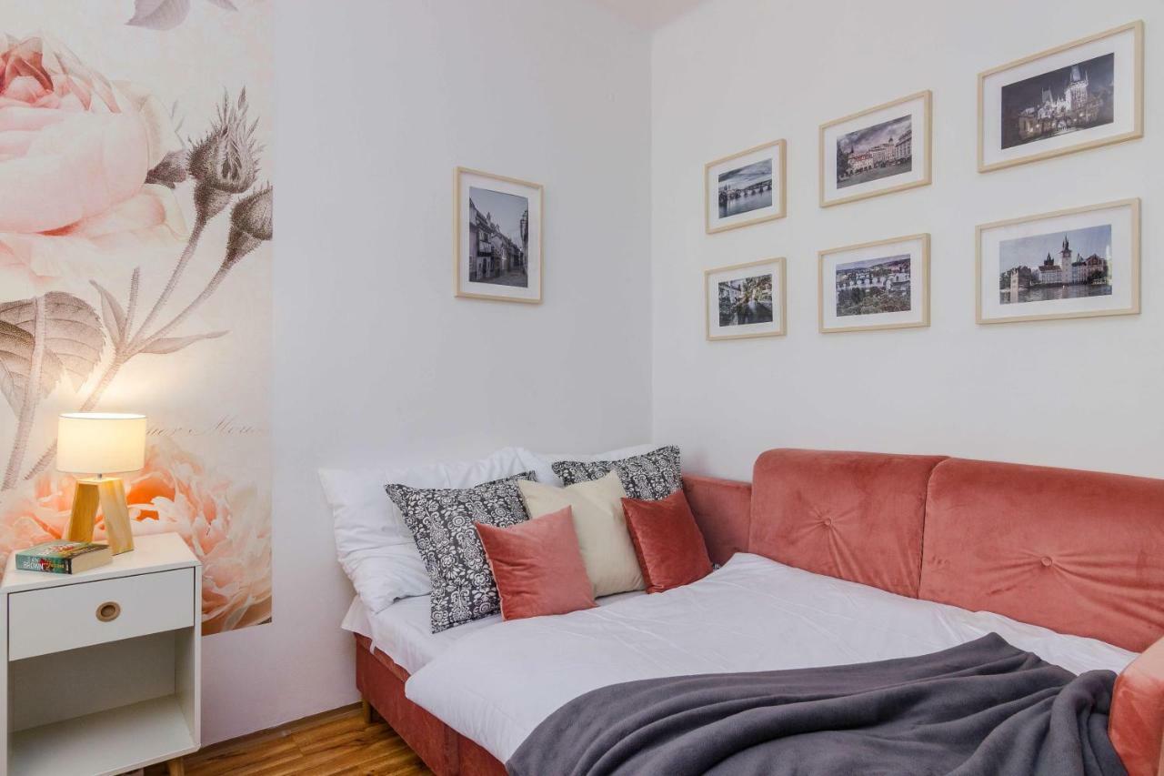Apartment In Charles Bridge 1km By Michal&friends
