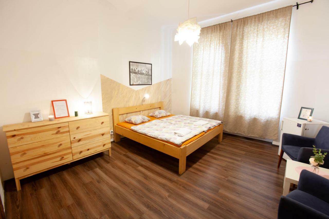 Apartment Wow Wow *