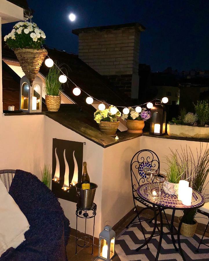 Apartment Duplex With Quite Terrace On Wenceslas Sq. Prague
