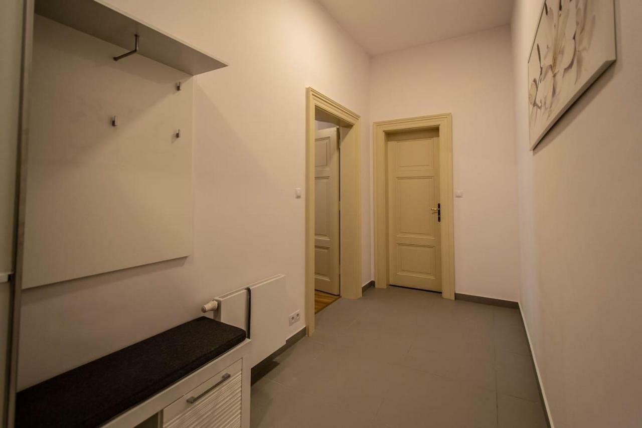 Apartment Design 3bdr In Residence, Free Parking