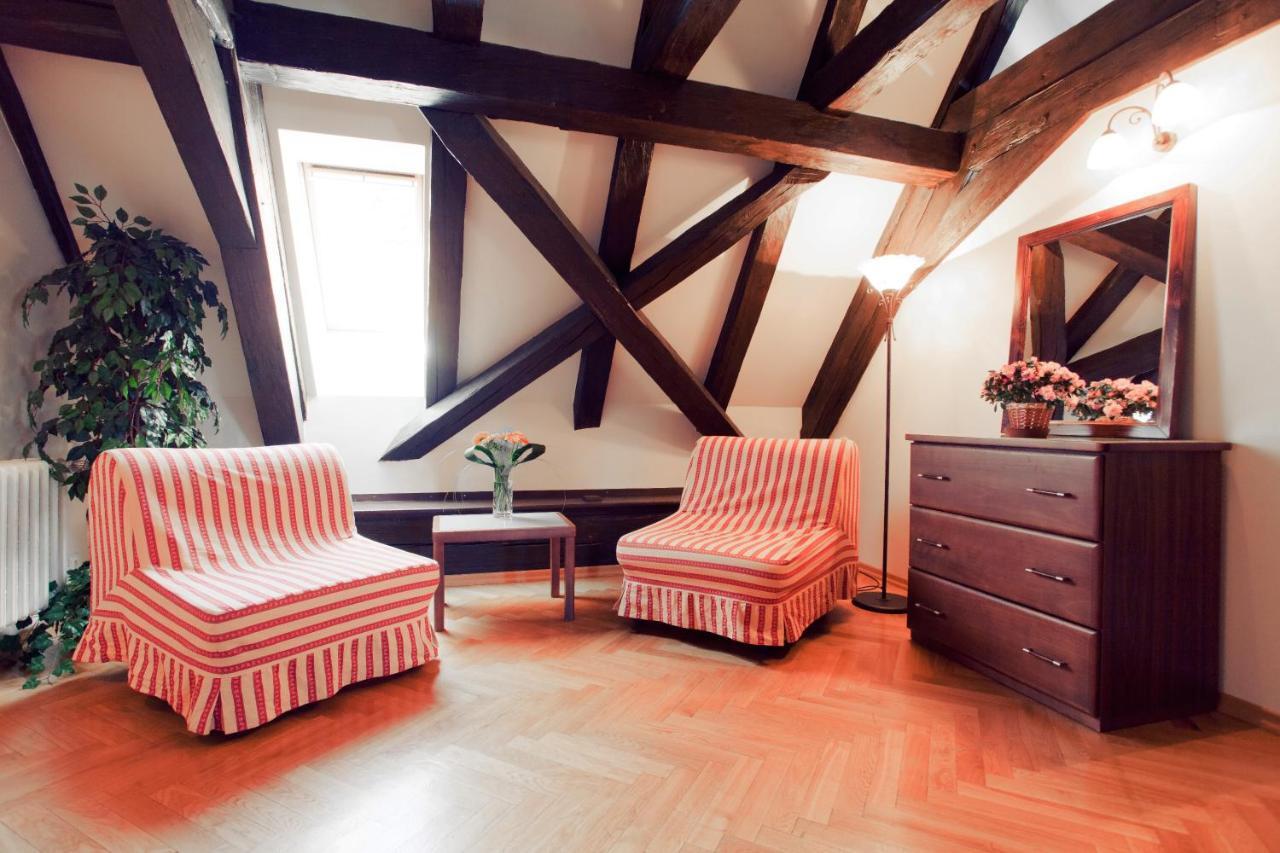 Apartment Thunovska