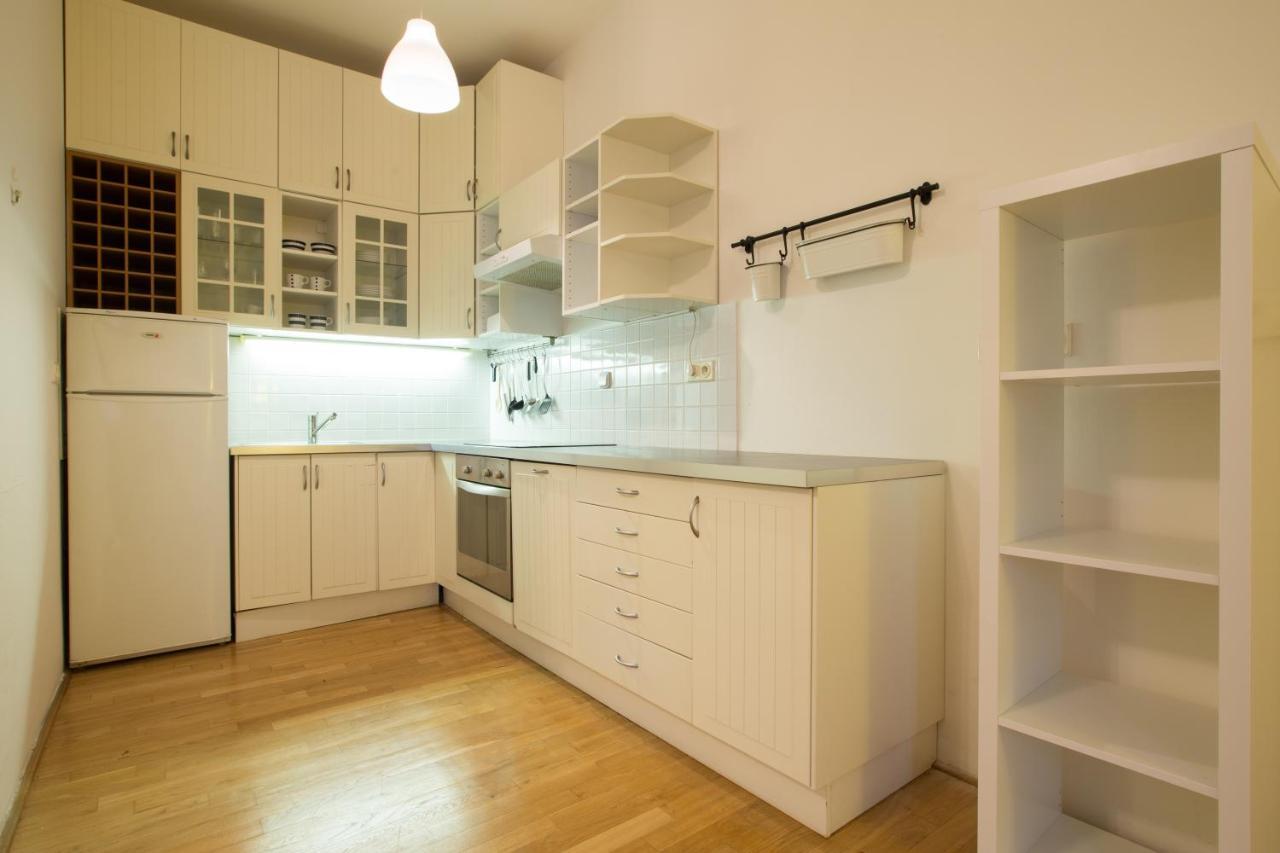 Elegant Apartment With Free Garage In The Center Of Prague *