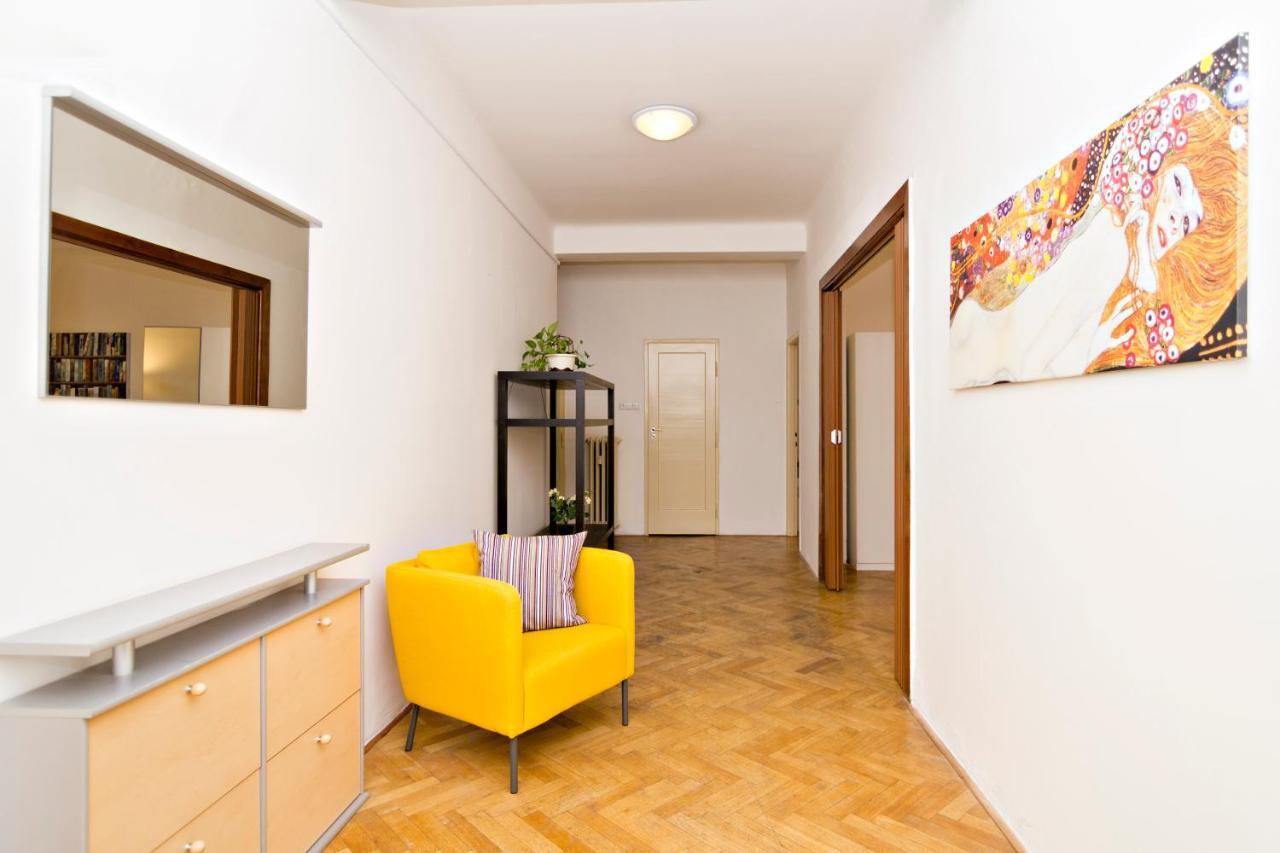 With 2 Bathrooms * Prag