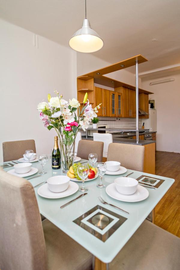 Lägenhet With 2 Bathrooms