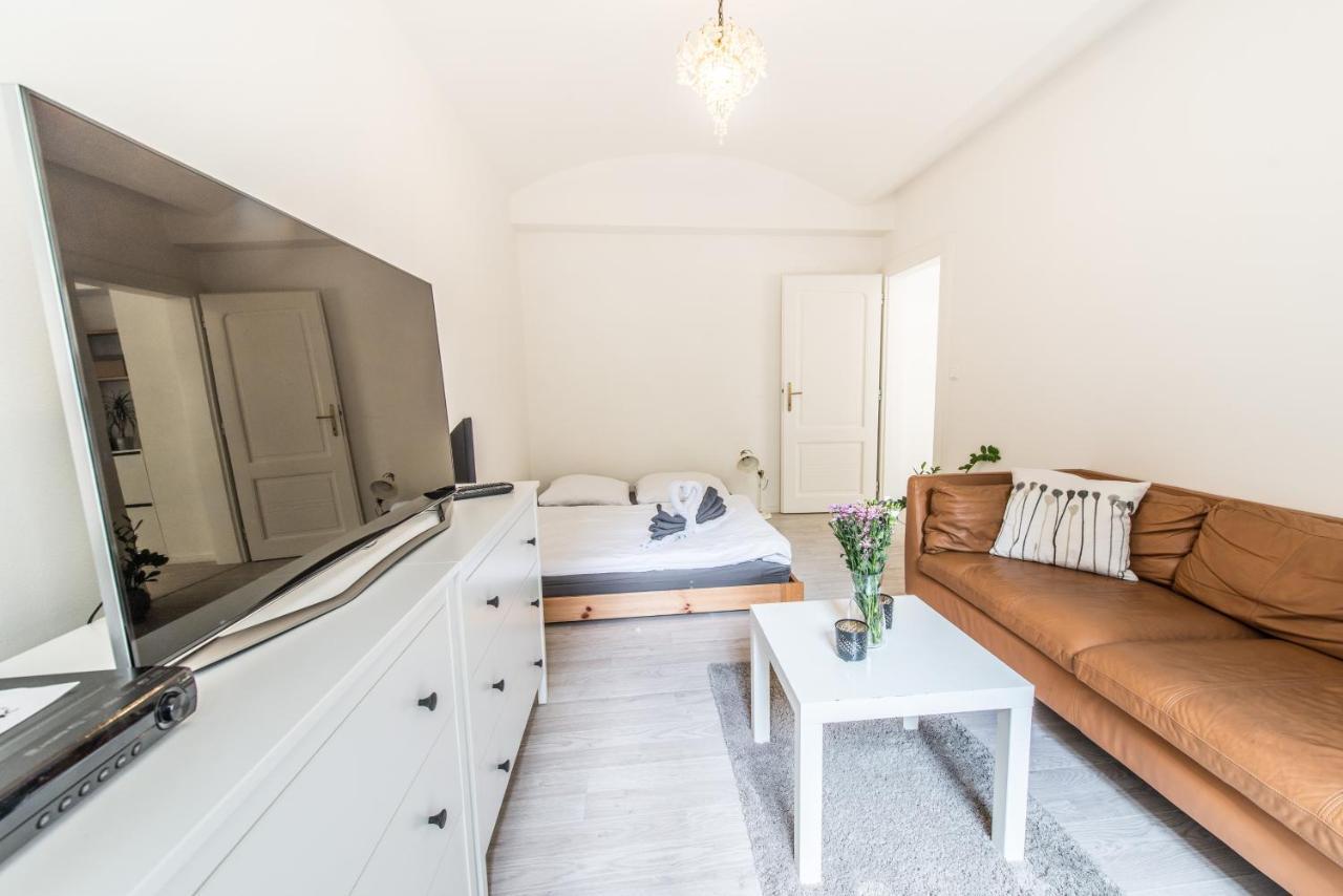 Quiet In The Center With Own Terrace Praha