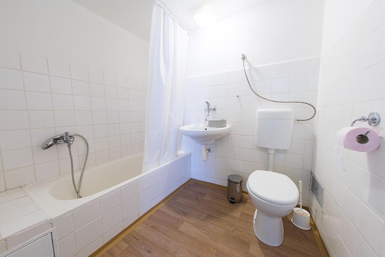 Lucky Angel In Apartment Prag