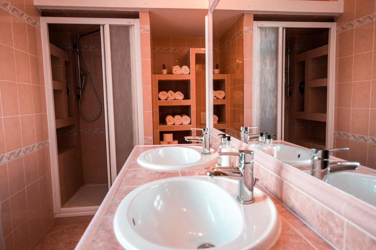 Apartment 6 Bob's - 3 Bedrooms, King Size Beds