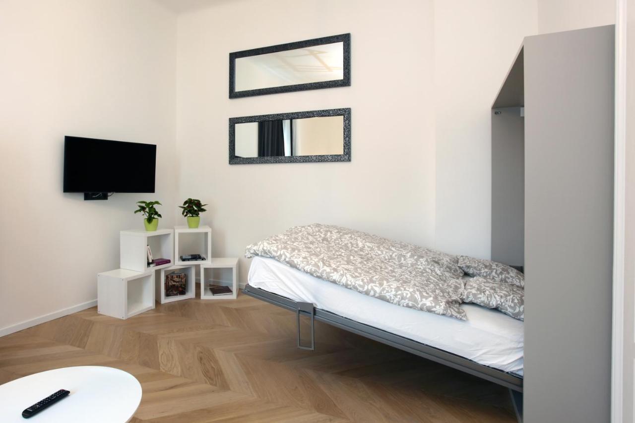 The House - Mezibranska Apartment