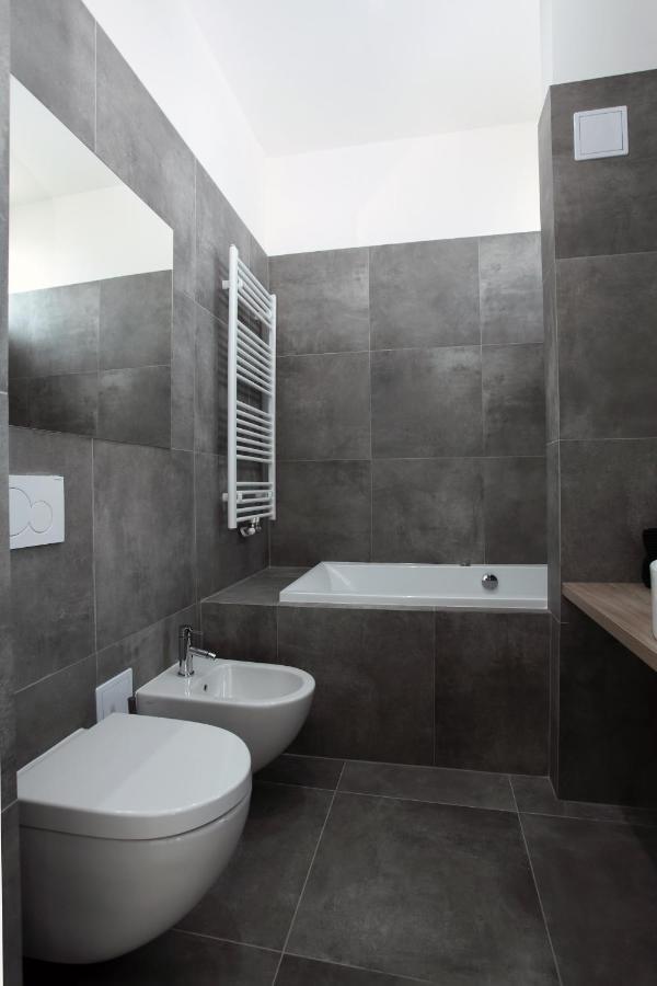 The House - Mezibranska Apartment Prague