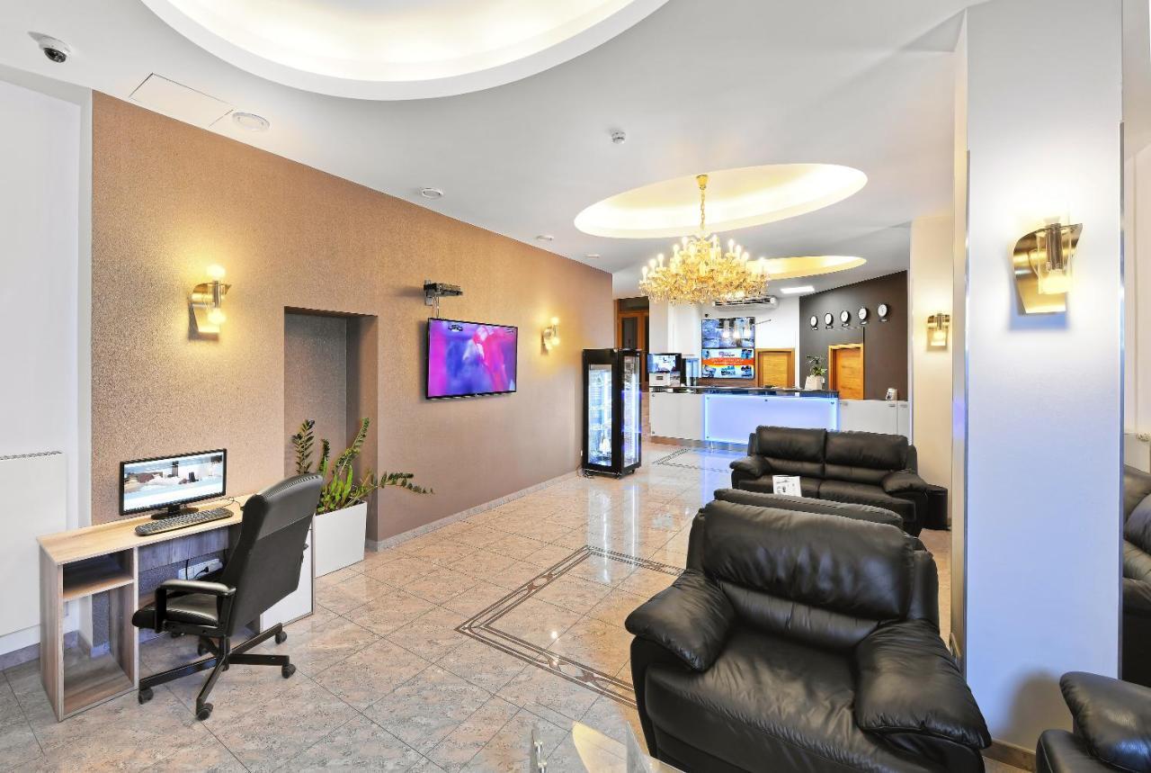 Aura Design&garden Pool 3* Prag