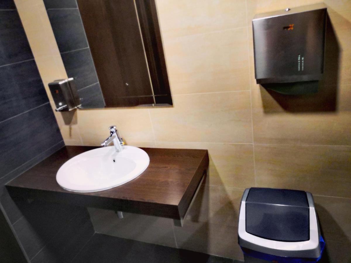 Sun-house Pension&restaurant -parkingfree- Hotell Prag