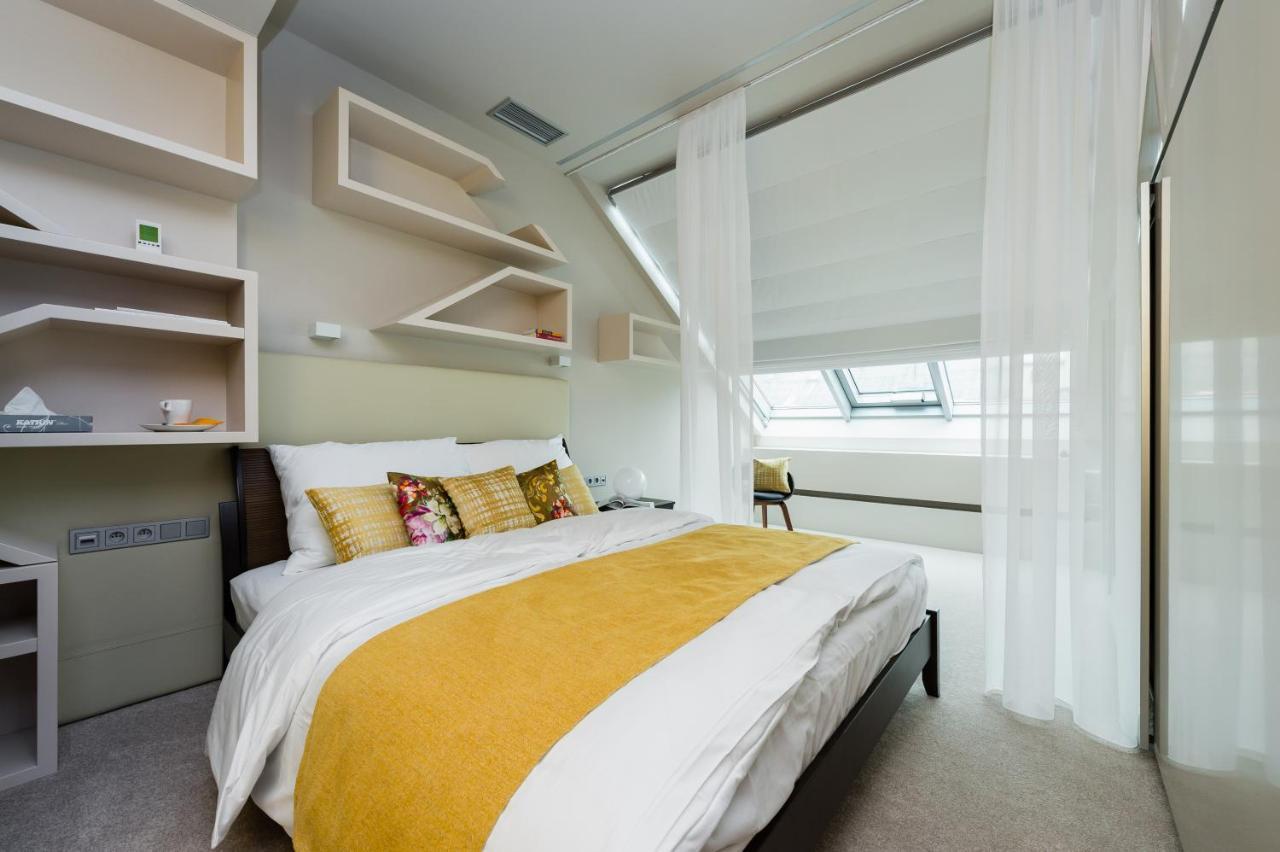 Empirent Rooftop Collection Prag