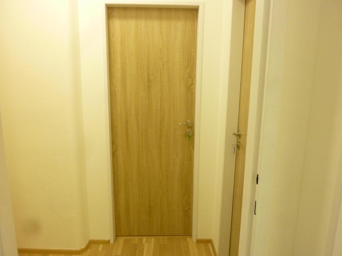 Van N Homestay Prague