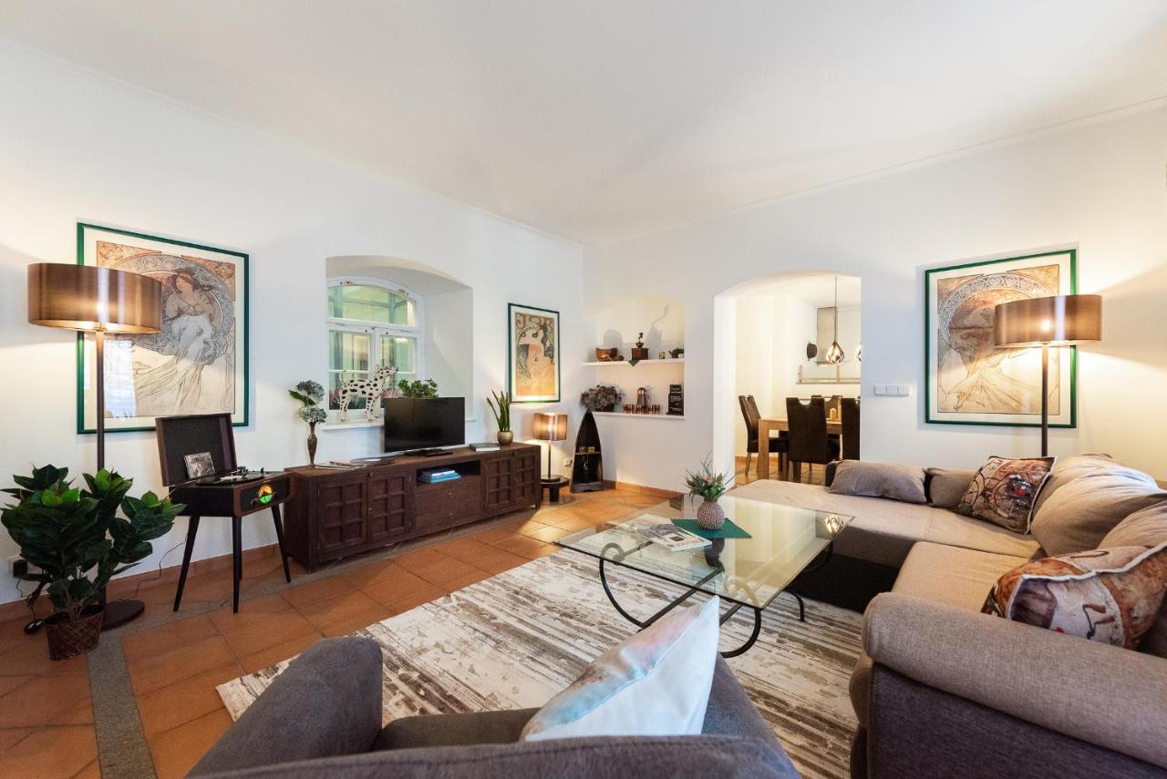 Unique Experience - Charles Bridge Apartment *