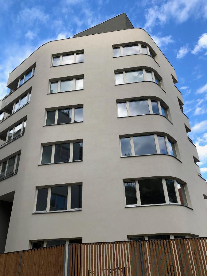 The Dante - Family With Free Parking Apartment Prag