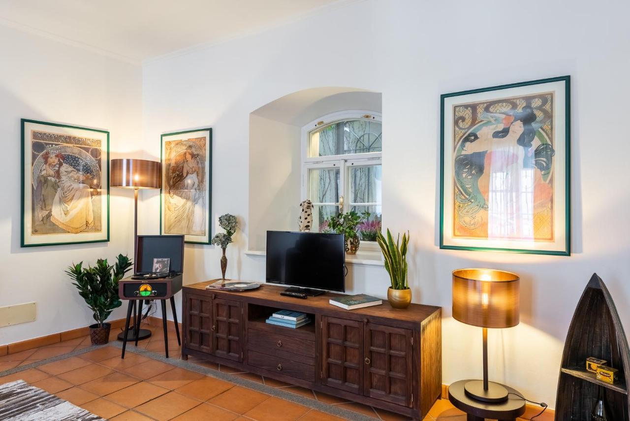 Unique Experience - Charles Bridge Apartment