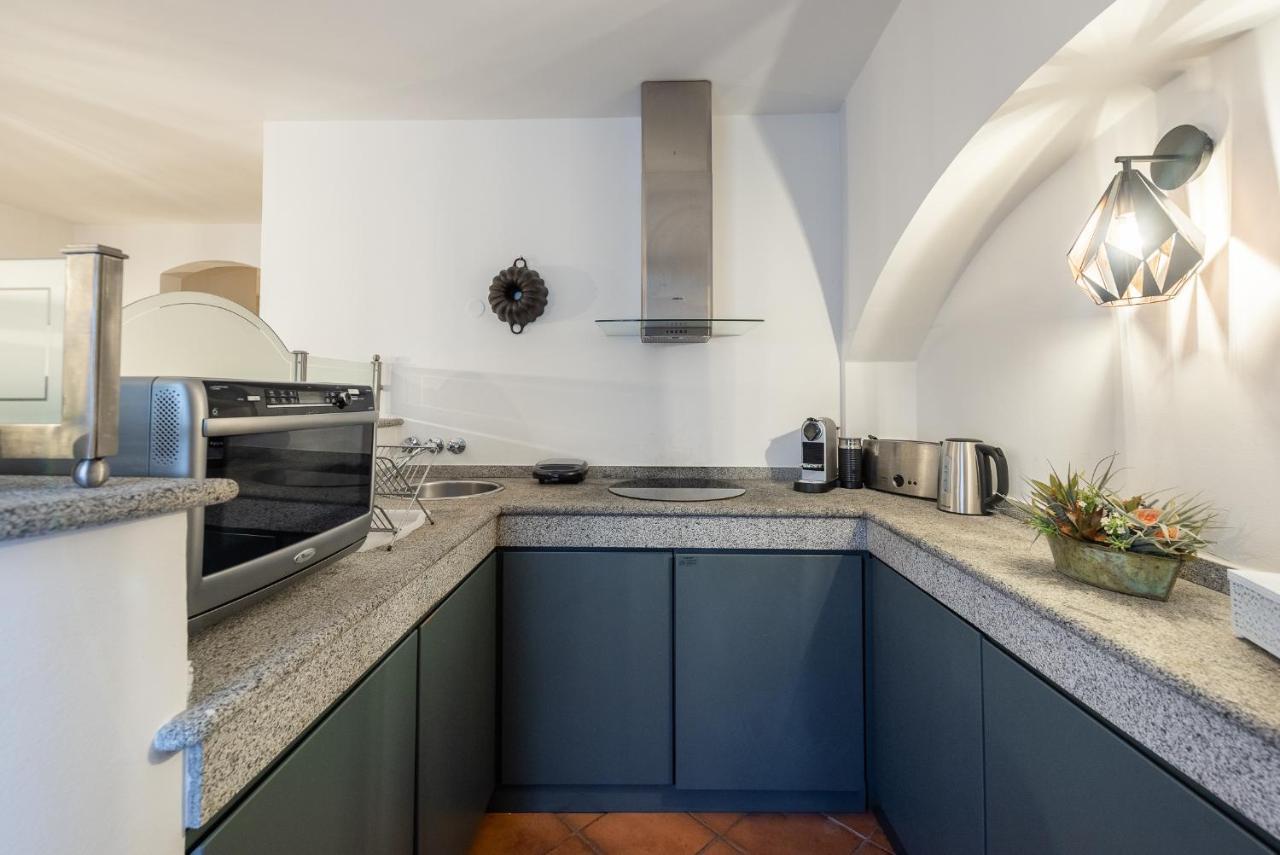 Unique Experience - Charles Bridge Apartment Prague