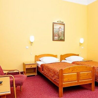 Cloister Hotell