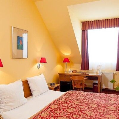 Cloister Hotell