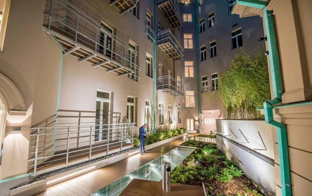 Apartmán New Luxury Apt With Ac&parking In The Center Of