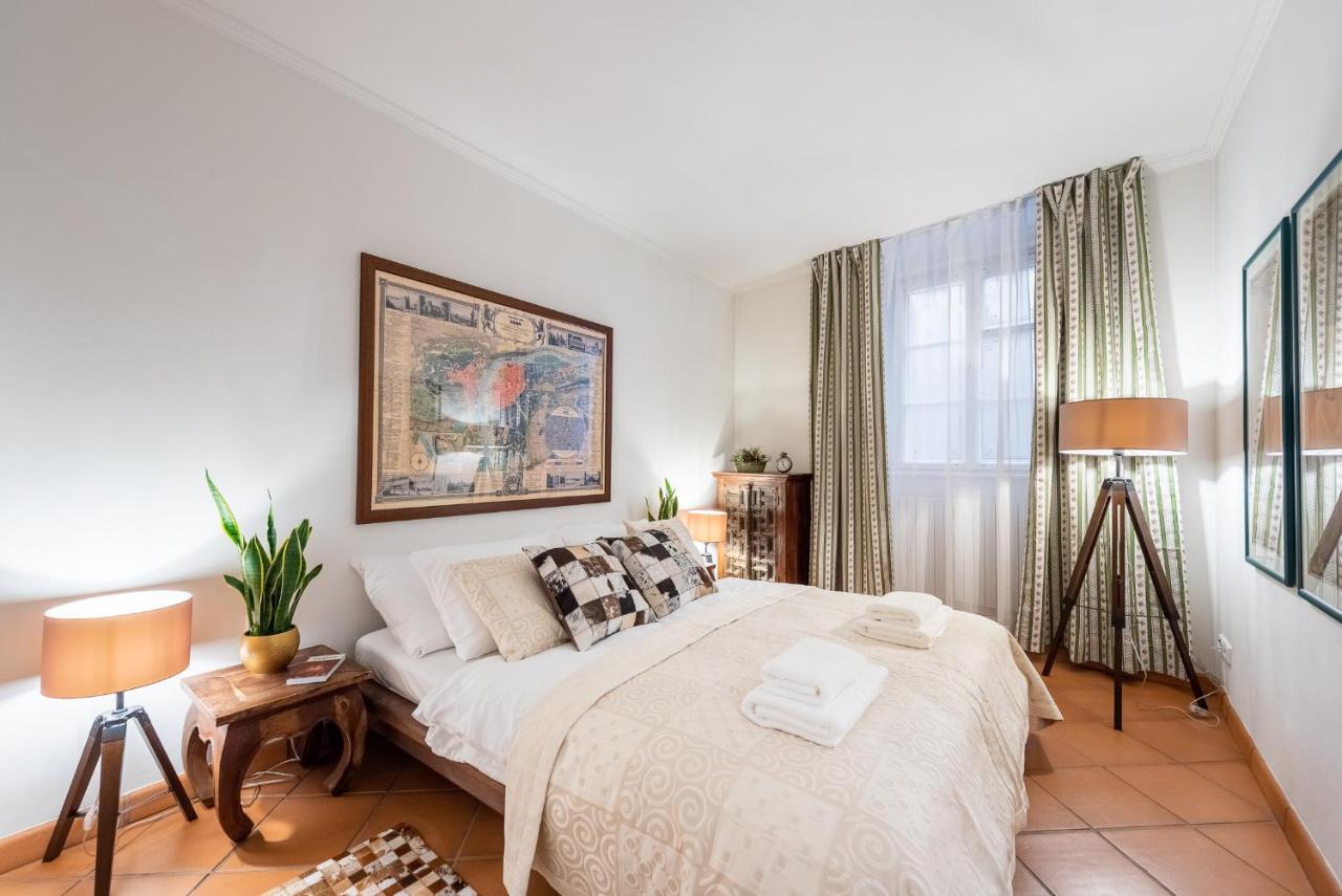 Unique Experience - Charles Bridge Apartment