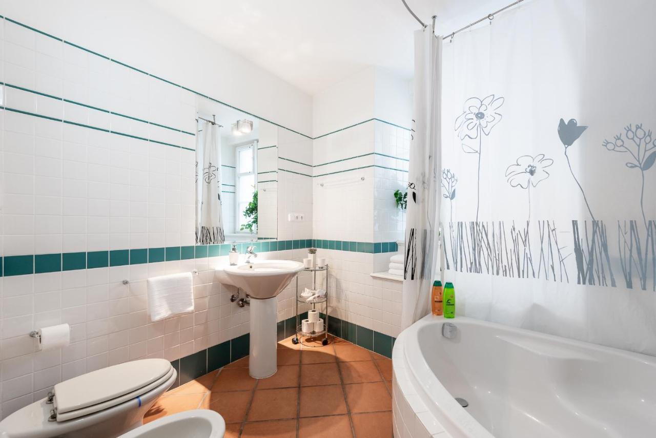 Unique Experience - Charles Bridge Apartment Prague