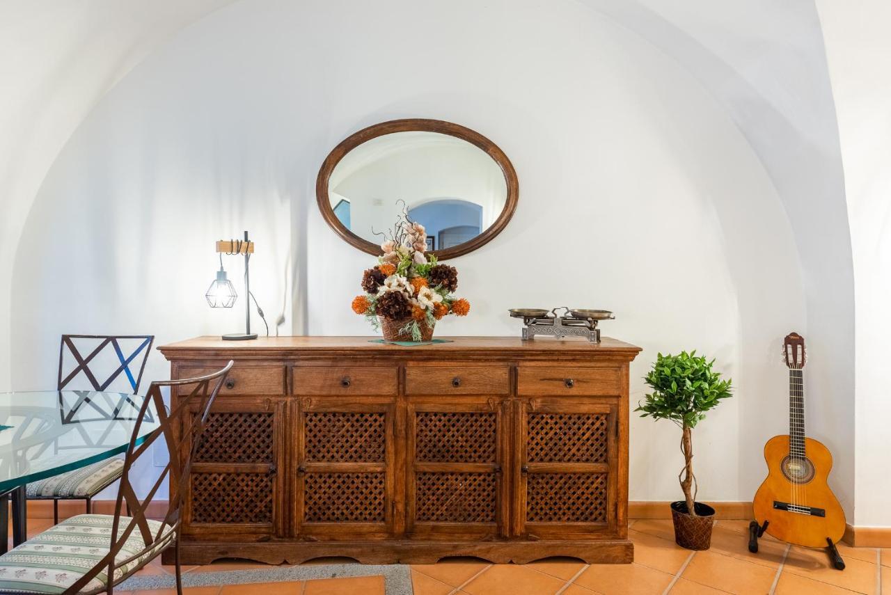 Unique Experience - Charles Bridge Apartment