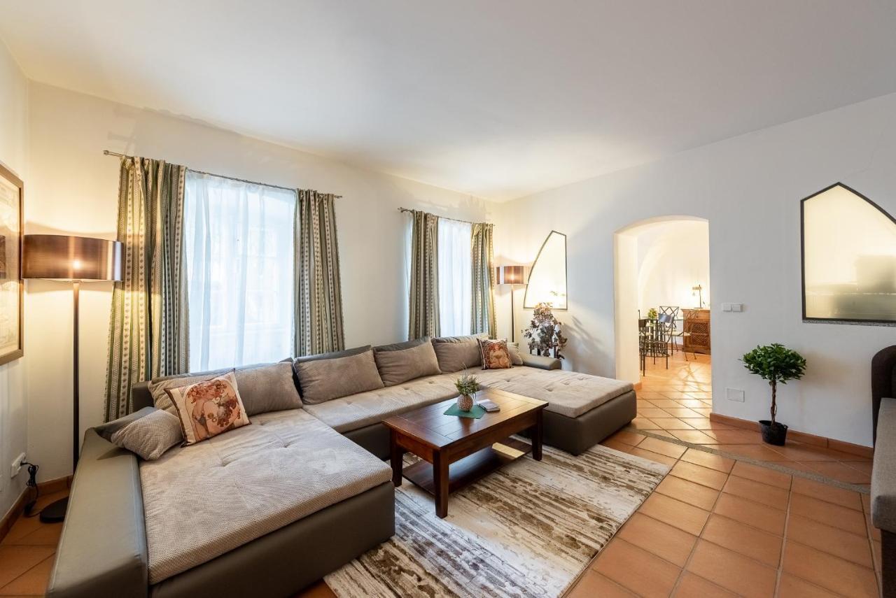 Unique Experience - Charles Bridge Apartment Prague