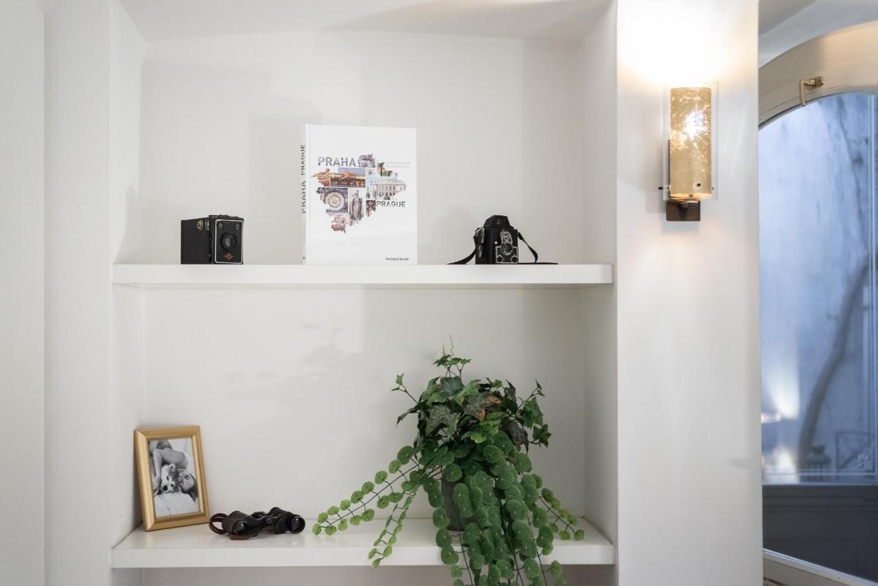 Unique Experience - Charles Bridge Apartment