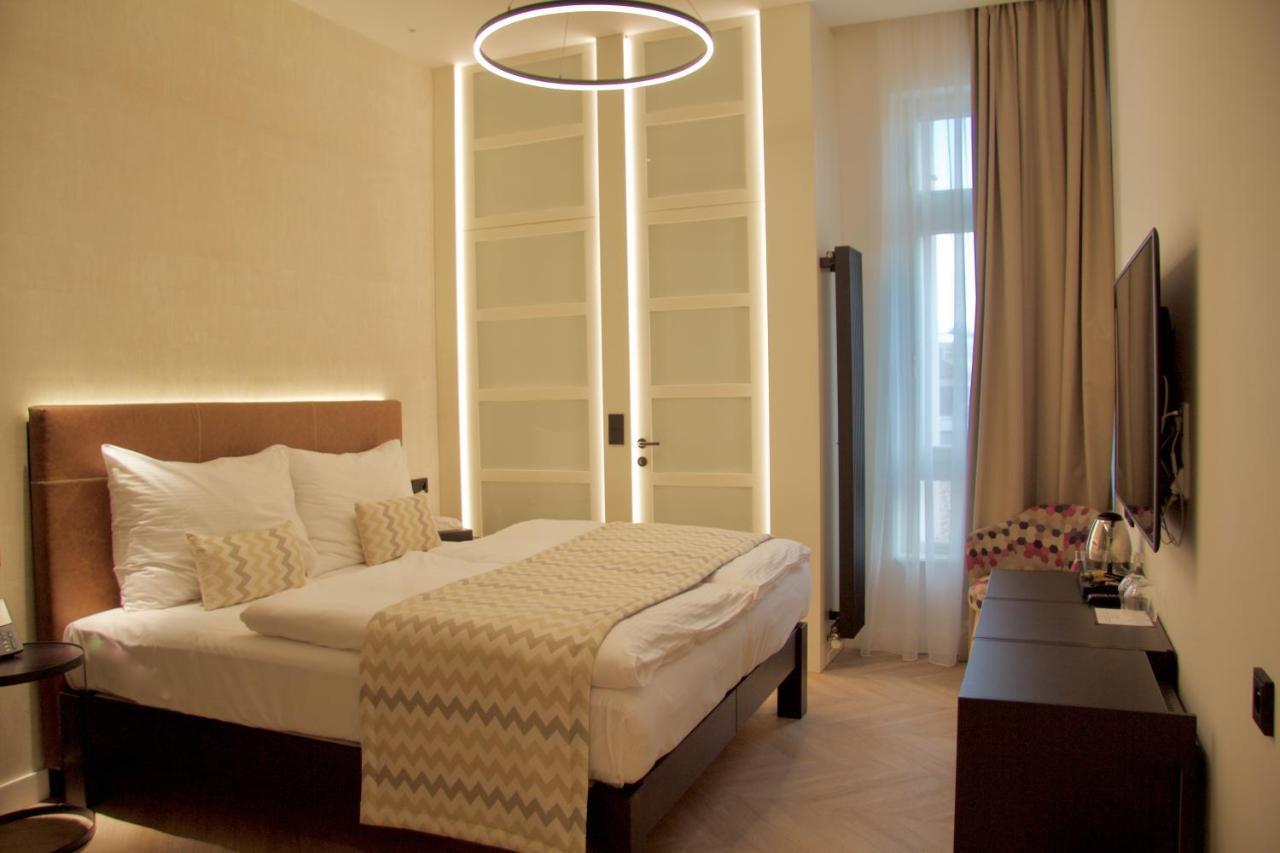 Chevron Hotell
