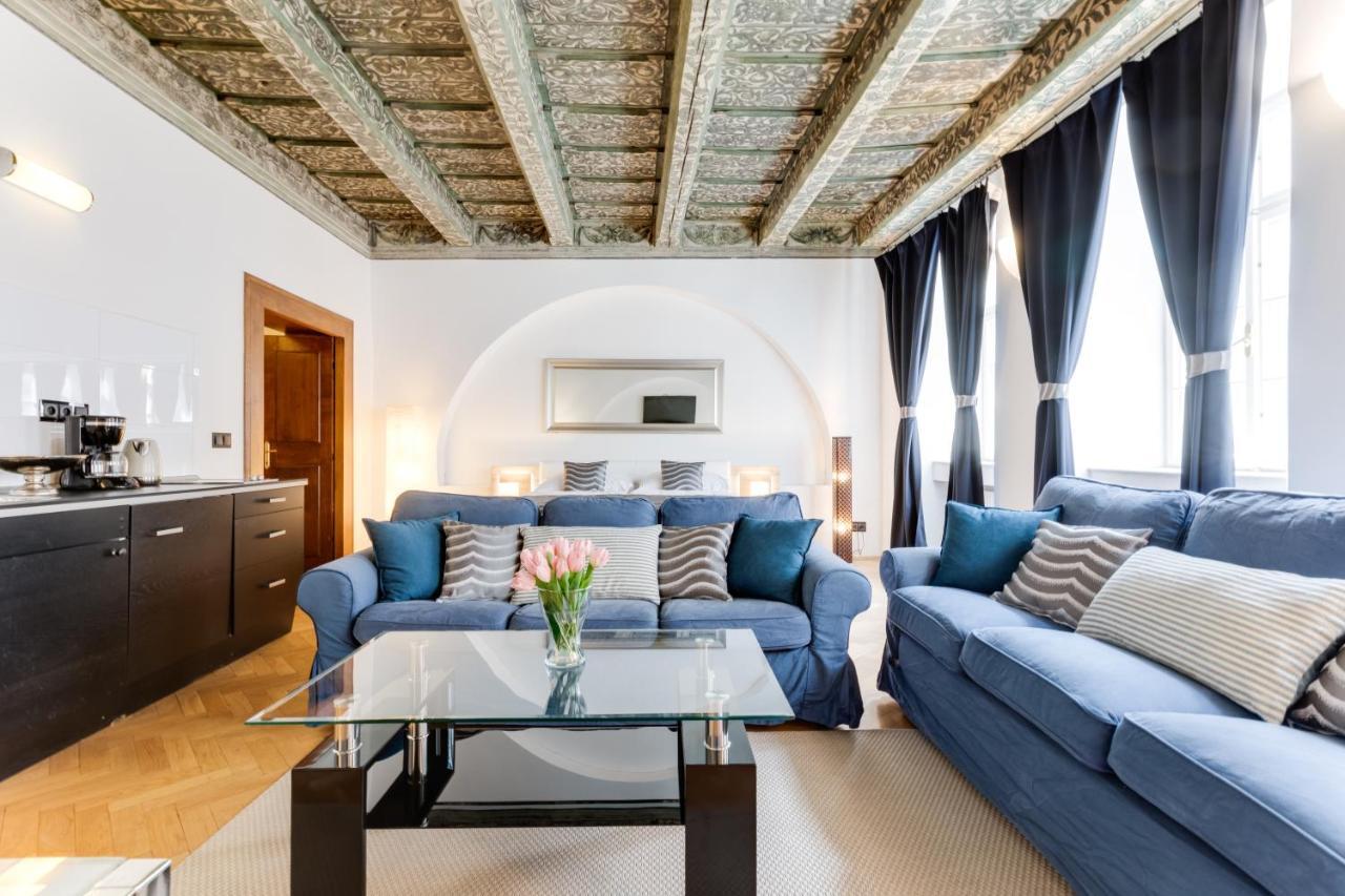 Charles Bridge Royal - Castle District Apartment Prag