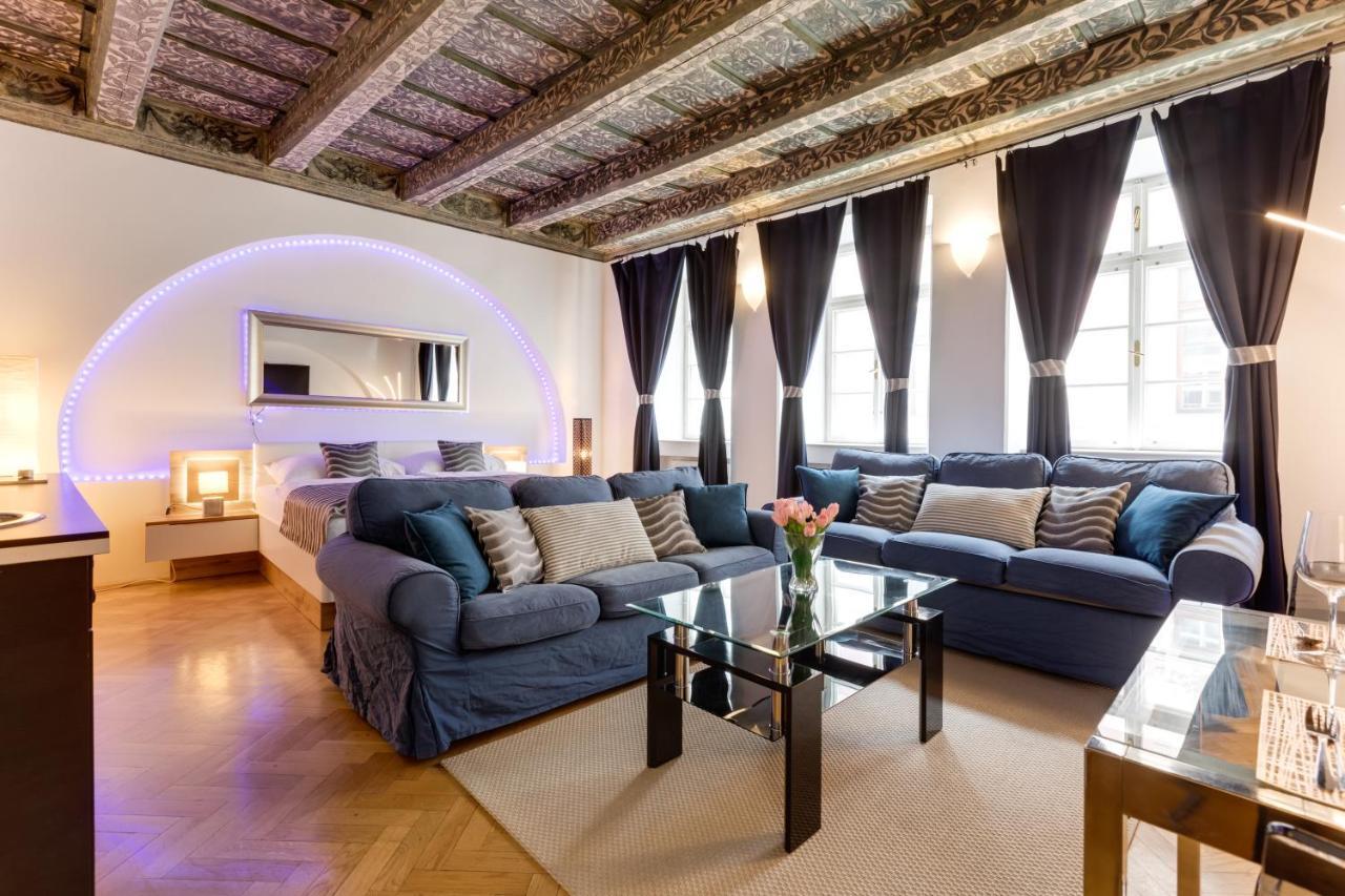 Charles Bridge Royal - Castle District Apartment Prag