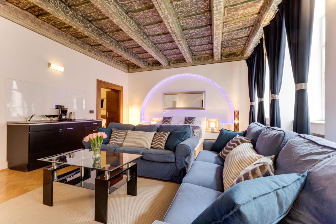 Charles Bridge Royal - Castle District Apartment *